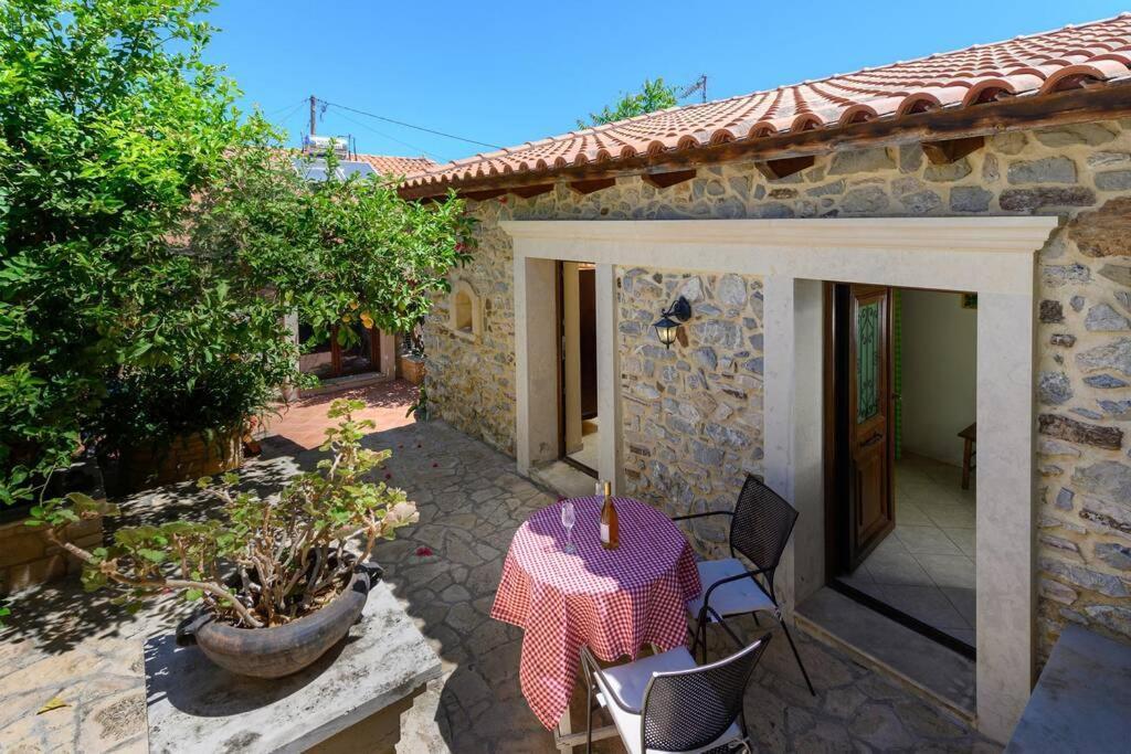 Marigoula House Vila Pombia Exterior foto